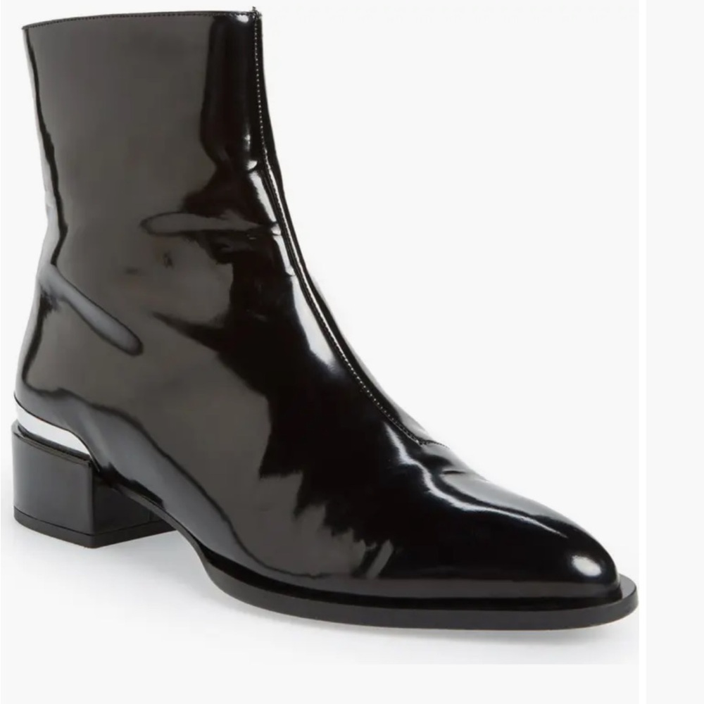 NWT VINCE.made in Italy new beautiful black boots, size 10